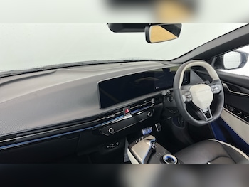 Used Kia EV6 2025 for sale - 76289832: Photo