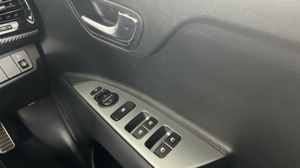 Used Kia Stonic 2025 for sale - 78137082: Photo 32