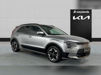 2023 - 150kW 3 65kWh 5dr Auto