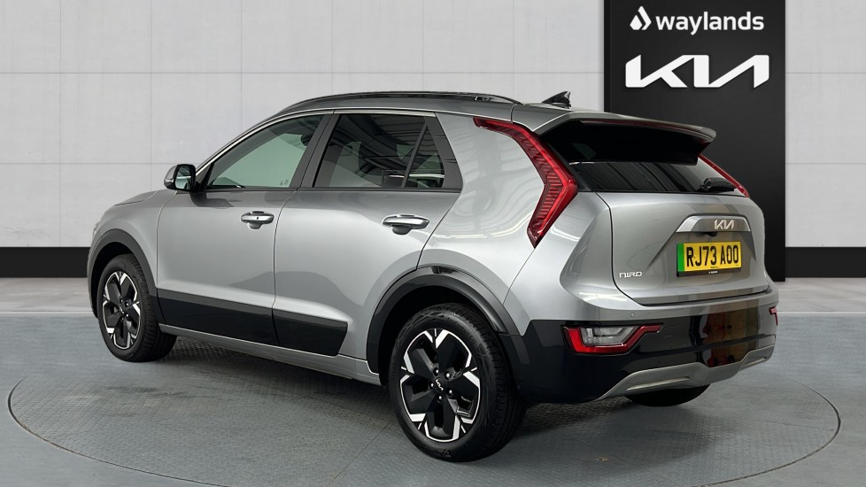 Used Kia Niro 2023 for sale - 76869889: Photo 2