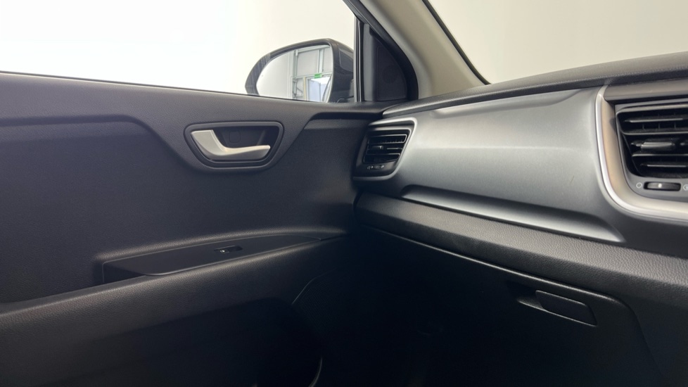 Used Kia Stonic 2022 for sale - 77057782: Photo 22