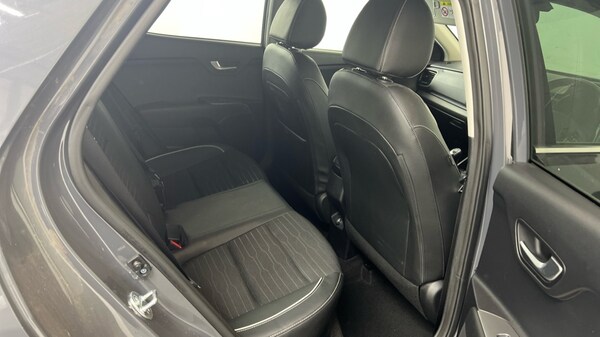 Used Kia Stonic 2023 for sale - 76008132: Photo 10