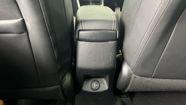Used Kia Stonic 2023 for sale - 76008132: Photo 19