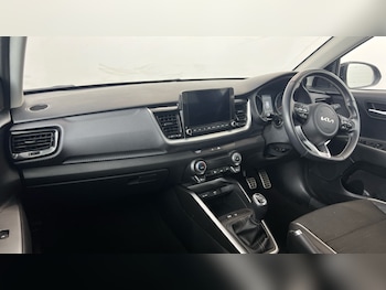 Used Kia Stonic 2023 for sale - 76008132: Photo 3