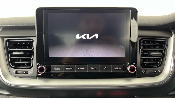 Used Kia Stonic 2023 for sale - 76229145: Photo 15