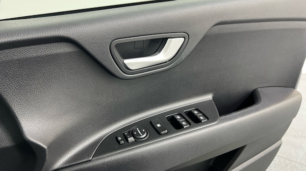 Used Kia Stonic 2023 for sale - 76229145: Photo 16