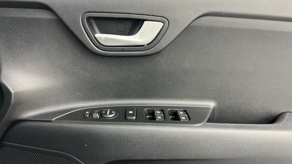 Used Kia Stonic 2023 for sale - 76229145: Photo 17