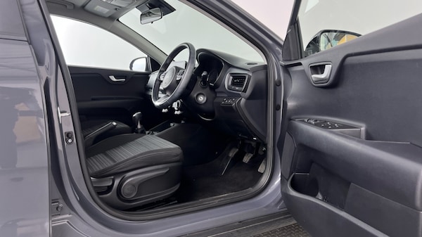 Used Kia Stonic 2023 for sale - 76229145: Photo 20