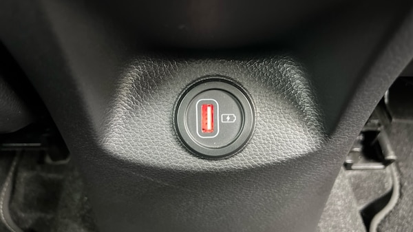 Used Kia Stonic 2023 for sale - 76229145: Photo 25