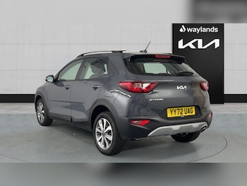 Used Kia Stonic 2023 for sale - 76229145: Photo 2