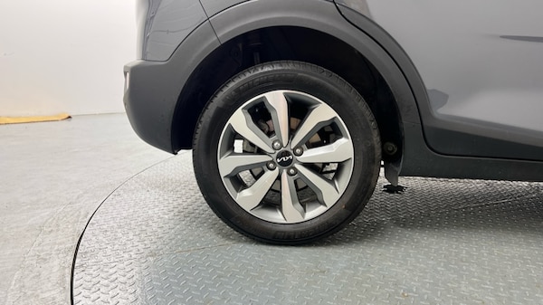 Used Kia Stonic 2023 for sale - 76229145: Photo 38