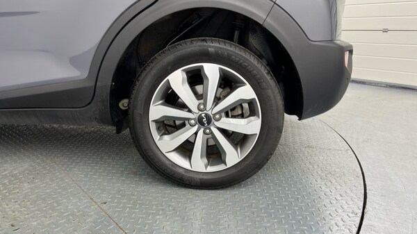 Used Kia Stonic 2023 for sale - 76229145: Photo 39