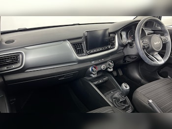 Used Kia Stonic 2023 for sale - 76229145: Photo 3