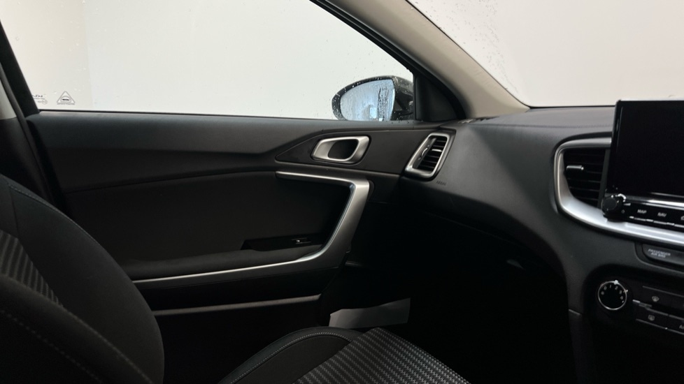 Used Kia Ceed 2025 for sale - 76872750: Photo 29