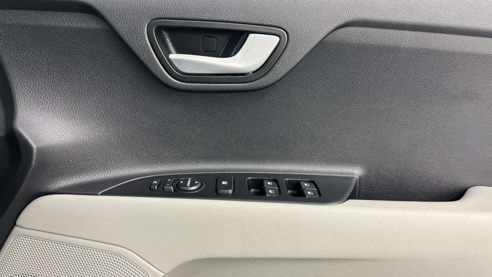 Used Kia Stonic 2018 for sale - 75874276: Photo 17