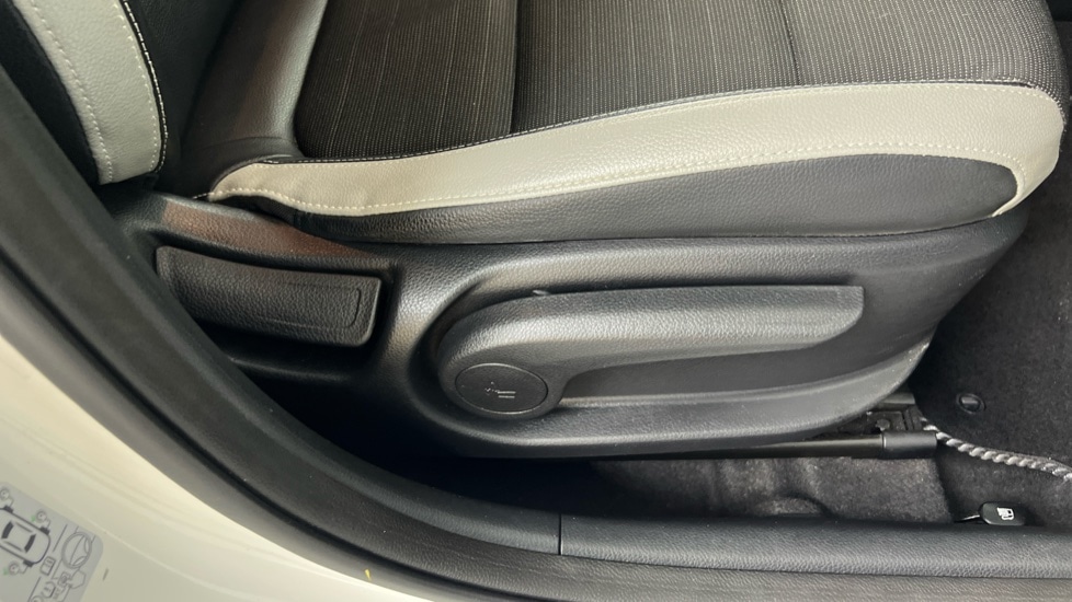 Used Kia Stonic 2018 for sale - 75874276: Photo 23
