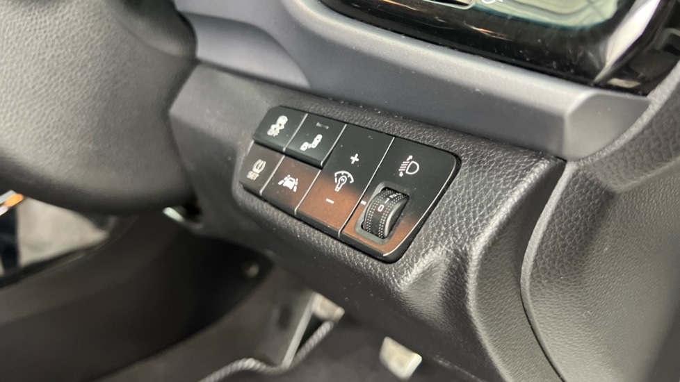 Used Kia Stonic 2018 for sale - 75874276: Photo 24