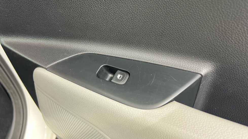 Used Kia Stonic 2018 for sale - 75874276: Photo 26