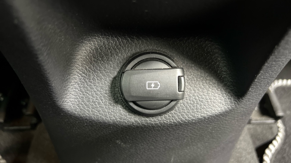 Used Kia Stonic 2018 for sale - 75874276: Photo 27