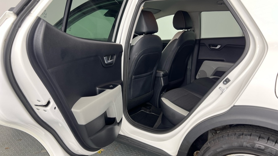 Used Kia Stonic 2018 for sale - 75874276: Photo 30