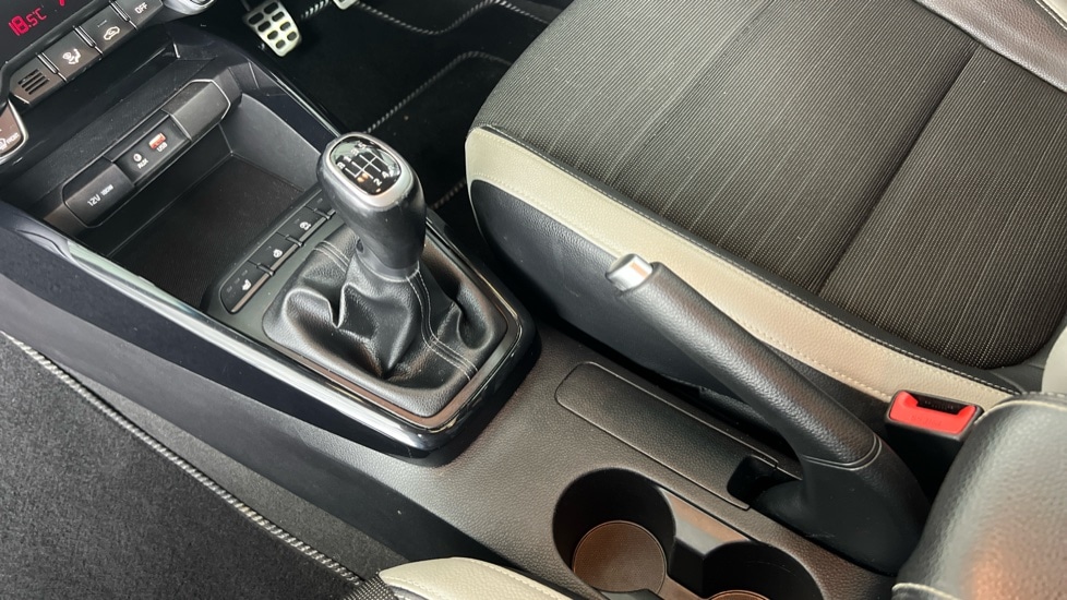Used Kia Stonic 2018 for sale - 75874276: Photo 34