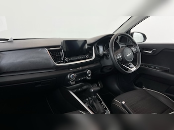 Used Kia Stonic 2024 for sale - 77634629: Photo