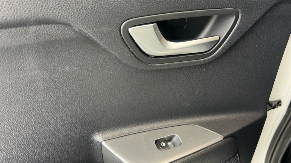 Used Kia Stonic 2023 for sale - 77726085: Photo 19