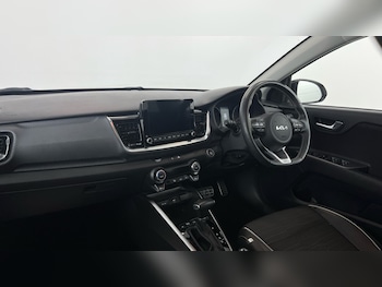 Used Kia Stonic 2023 for sale - 77726085: Photo