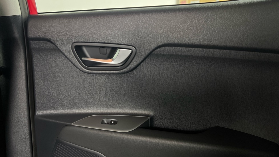 Used Kia Stonic 2025 for sale - 76872759: Photo 19