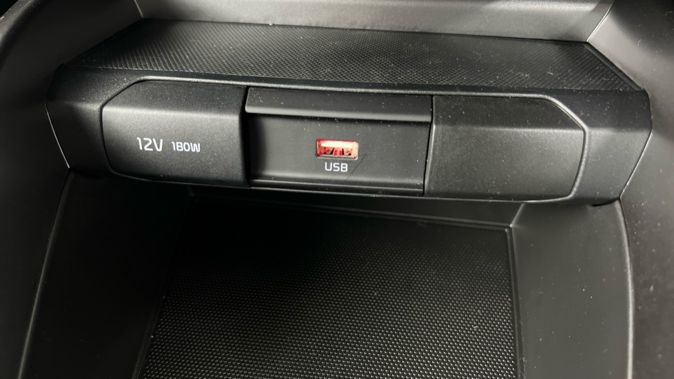 Used Kia Stonic 2025 for sale - 76872759: Photo 28