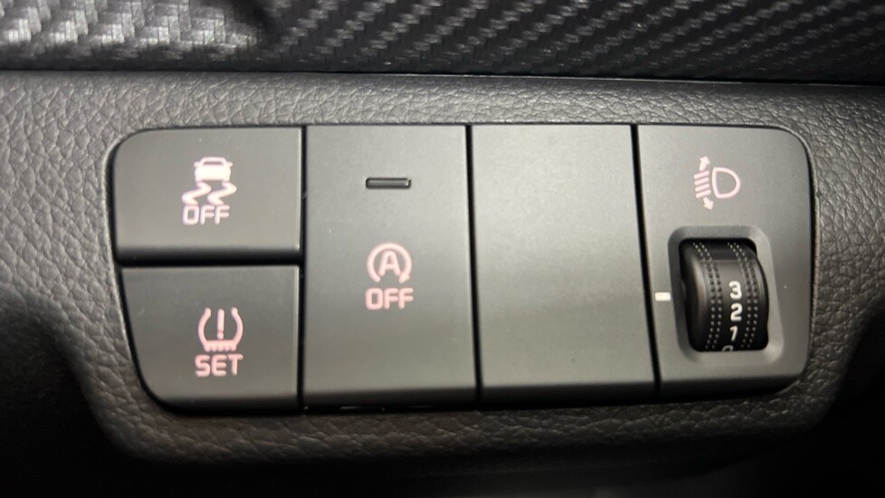 Used Kia Stonic 2025 for sale - 76872759: Photo 30