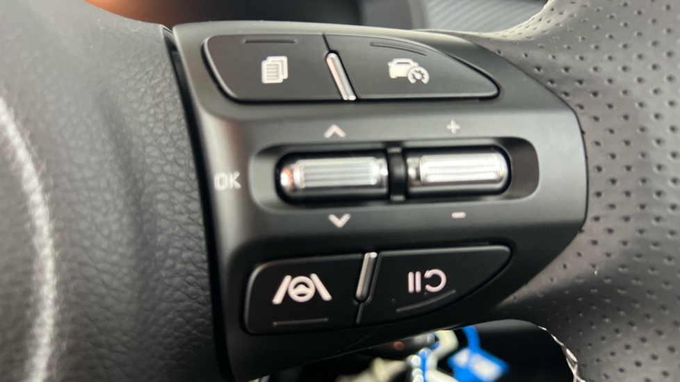 Used Kia Stonic 2025 for sale - 76872759: Photo 34