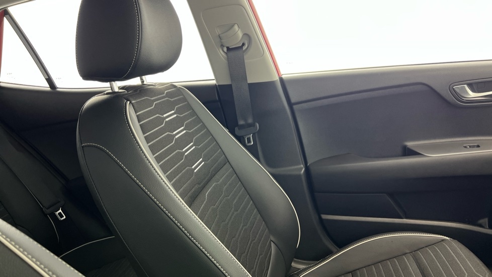 Used Kia Stonic 2025 for sale - 76344049: Photo 30