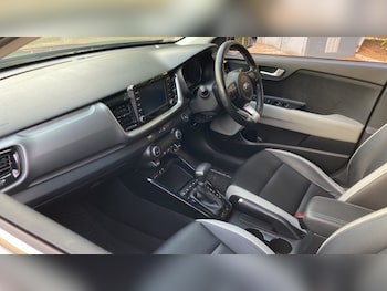 Used Kia Stonic 2019 for sale - 76915097: Photo