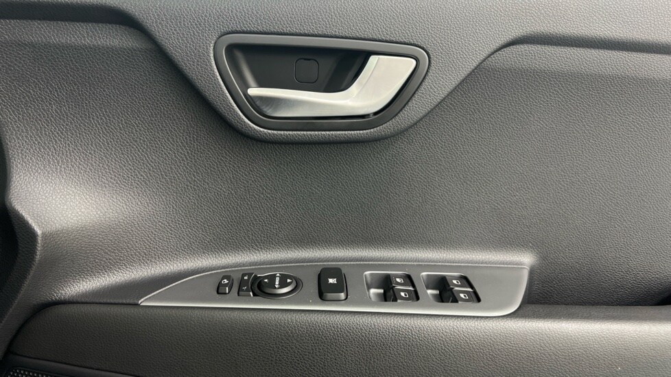 Used Kia Stonic 2024 for sale - 78108527: Photo 17