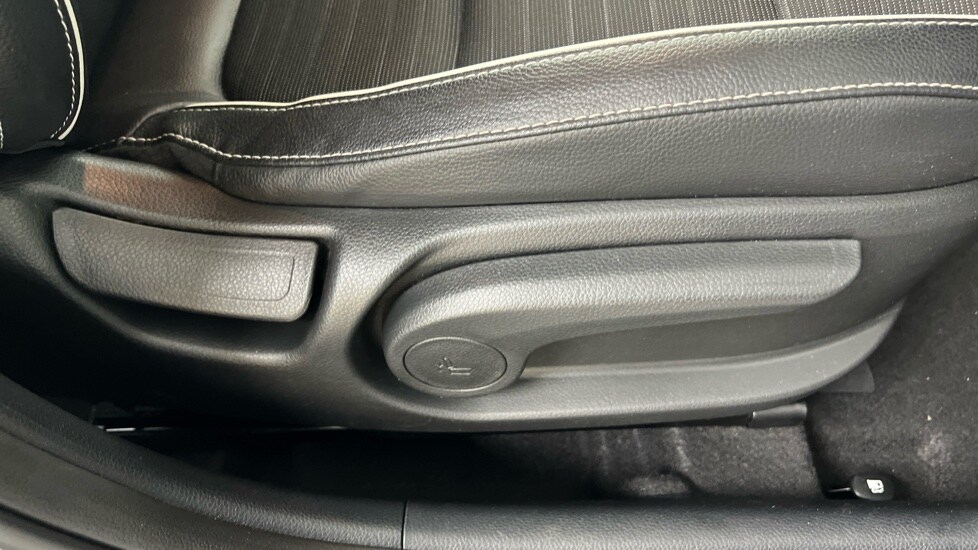 Used Kia Stonic 2024 for sale - 78108527: Photo 22