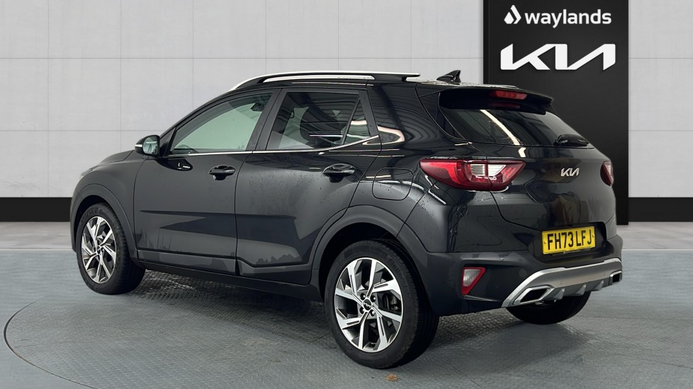 Used Kia Stonic 2024 for sale - 76874866: Photo 2