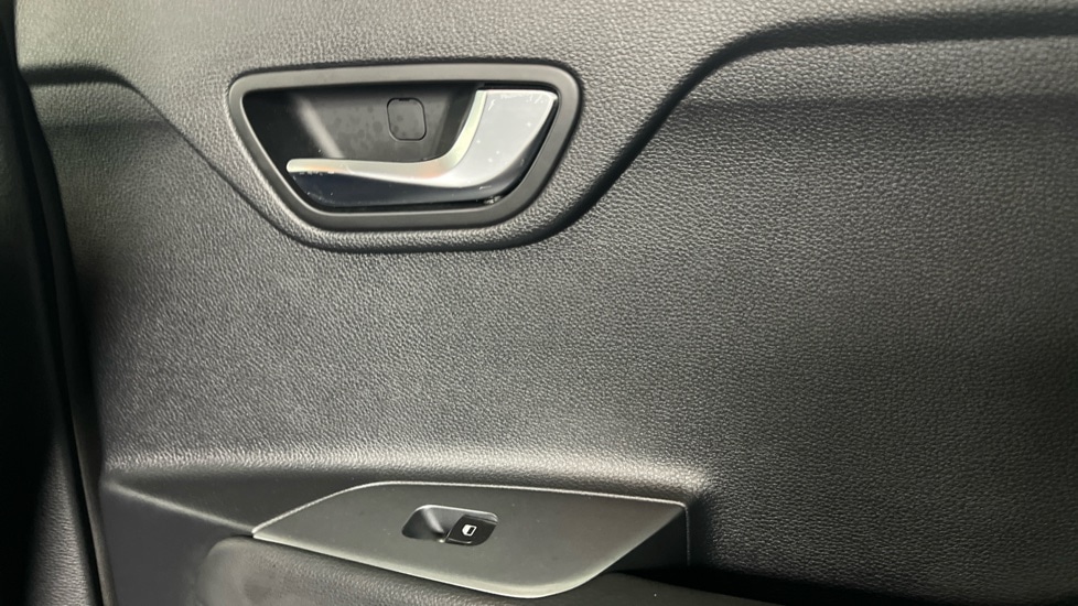 Used Kia Stonic 2024 for sale - 76874866: Photo 20