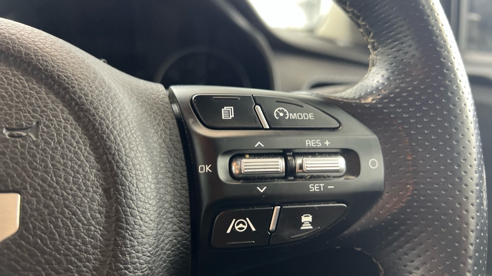 Used Kia Stonic 2024 for sale - 76874866: Photo 36