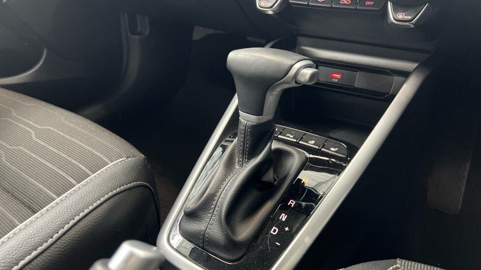 Used Kia Stonic 2024 for sale - 76874866: Photo 38