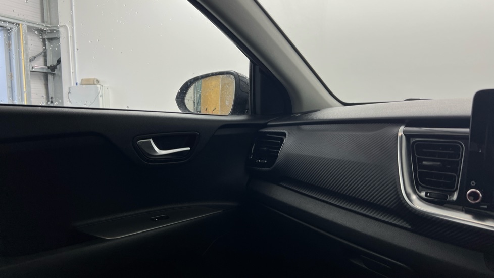 Used Kia Stonic 2024 for sale - 76874866: Photo 40