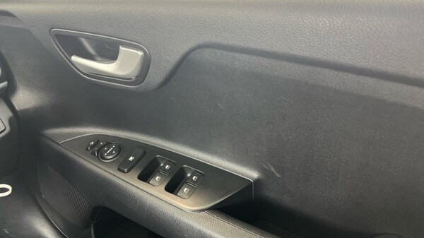Used Kia Stonic 2023 for sale - 76007764: Photo 15