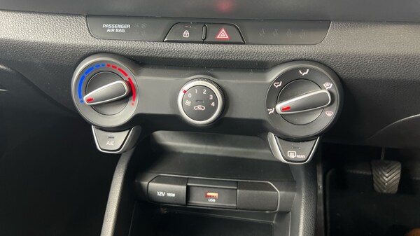 Used Kia Stonic 2023 for sale - 76007764: Photo 17