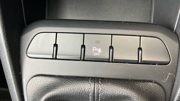 Used Kia Stonic 2023 for sale - 76007764: Photo 18