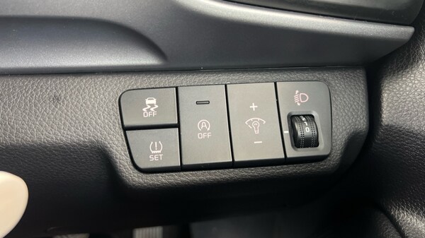 Used Kia Stonic 2023 for sale - 76007764: Photo 21