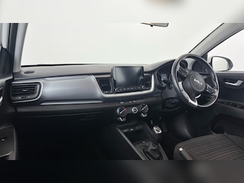 Used Kia Stonic 2023 for sale - 76007764: Photo 3