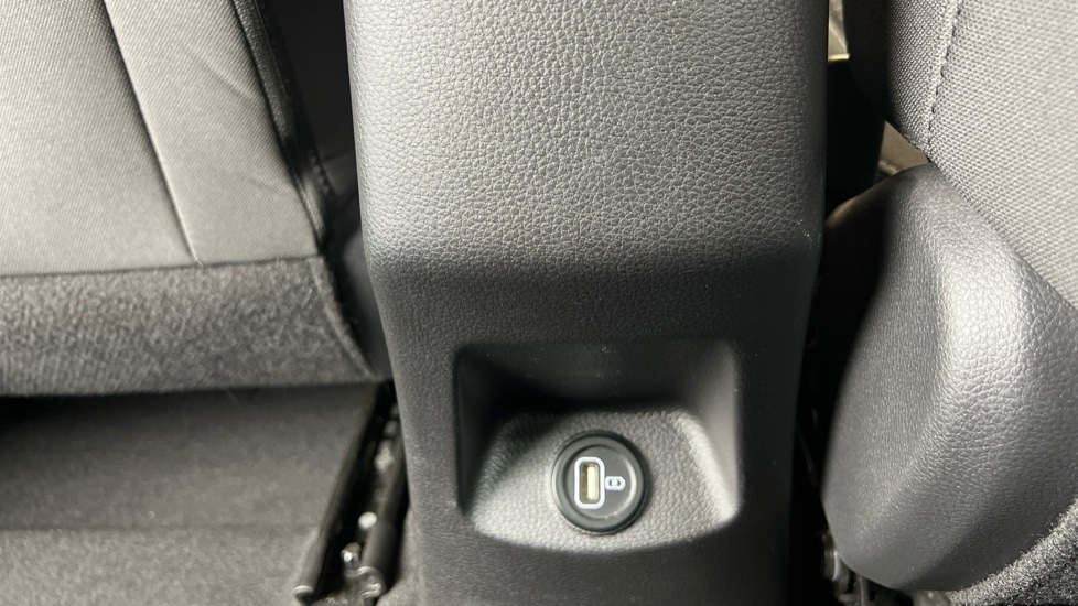 Used Kia Stonic 2022 for sale - 76966781: Photo 18