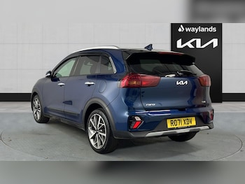 Used Kia Niro 2021 for sale - 76960120: Photo