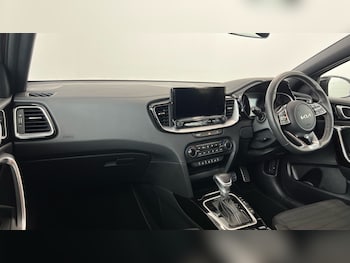 Used Kia XCeed 2025 for sale - 77047773: Photo