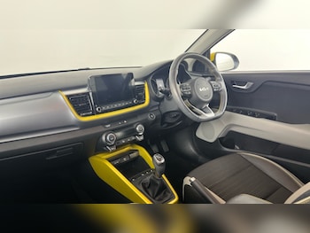 Used Kia Stonic 2023 for sale - 78762067: Photo